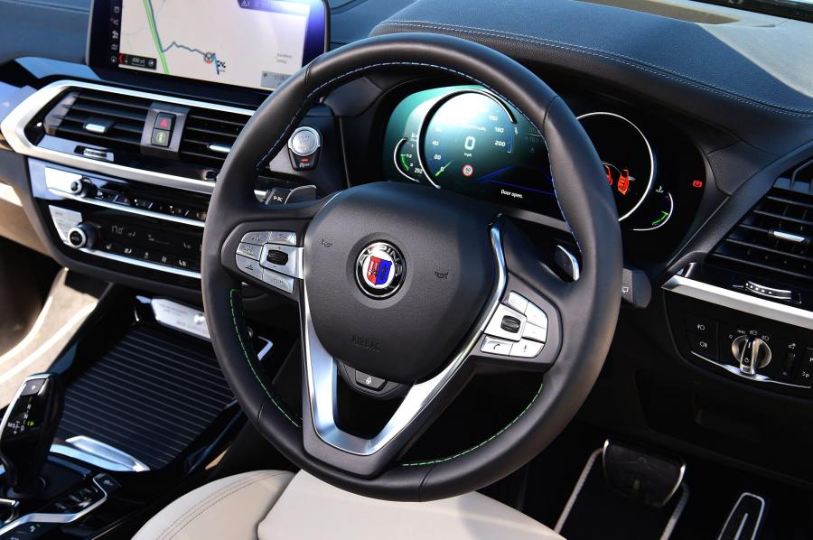 Панель приборов Alpina XD3 Allrad (G01) 2018 года  (UK) (фото 21 из 24)